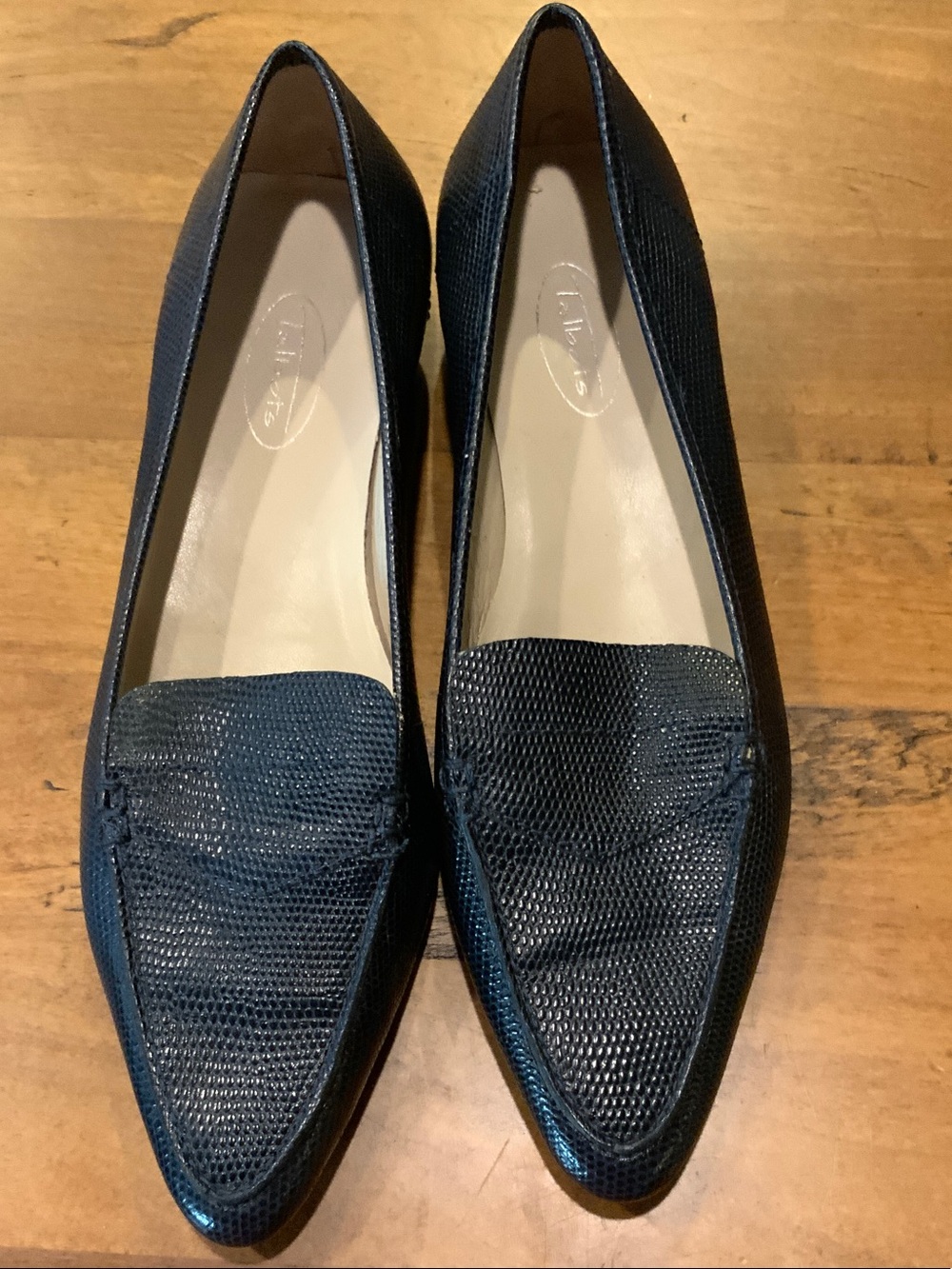 Pointed Toe Black Textured Loafers - Women